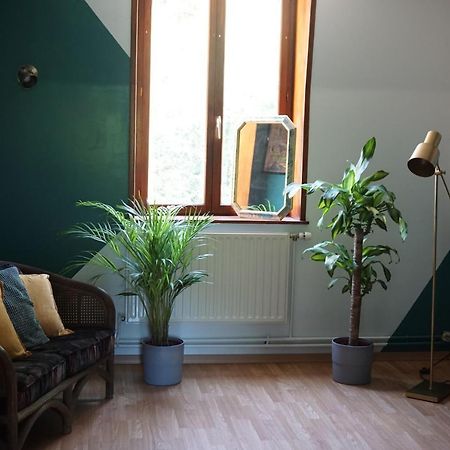 Chez Josephine Et Pierre Apartment Касел Екстериор снимка